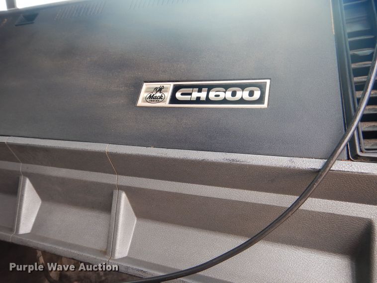 image for item DJ8981 1998 Mack CH613  manure spreader truck