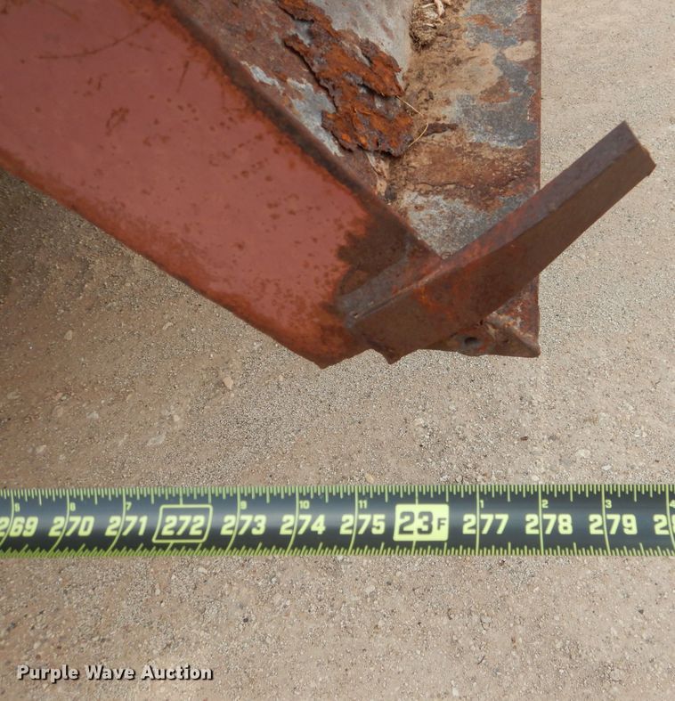 image for item DJ8981 1998 Mack CH613  manure spreader truck