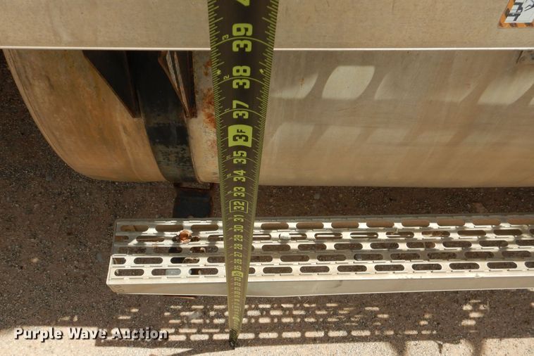 image for item DJ8981 1998 Mack CH613  manure spreader truck