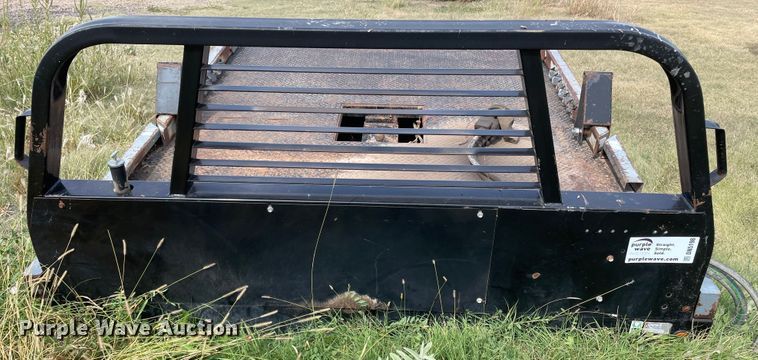 image for item DN5198 DewEze 482  hydraulic bale bed