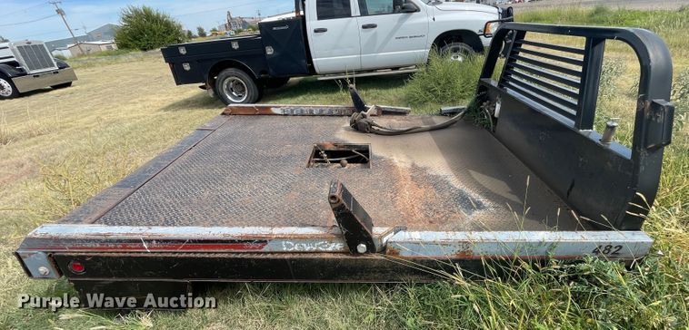 image for item DN5198 DewEze 482  hydraulic bale bed