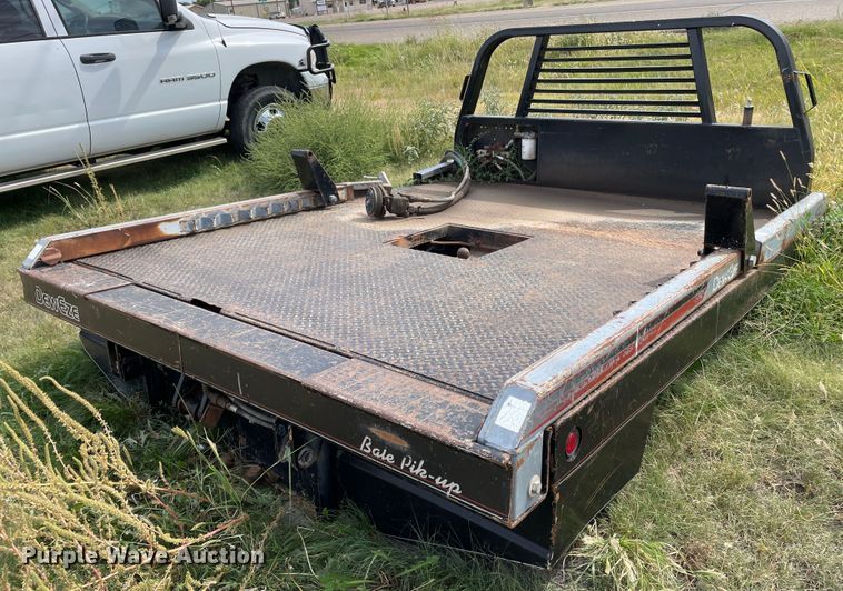 image for item DN5198 DewEze 482  hydraulic bale bed