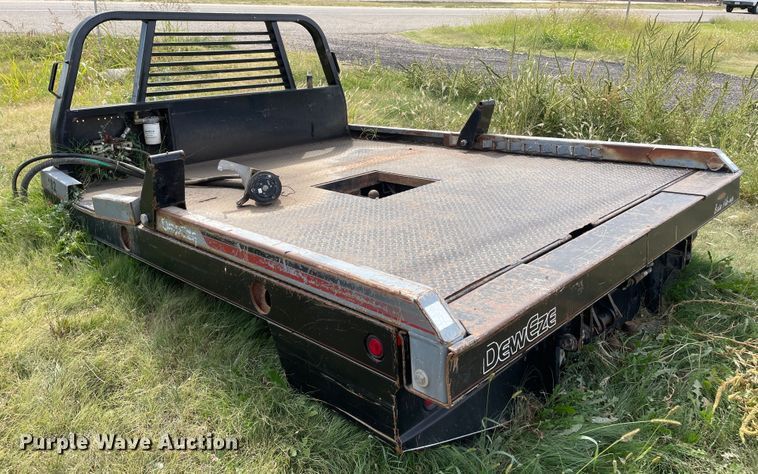 image for item DN5198 DewEze 482  hydraulic bale bed