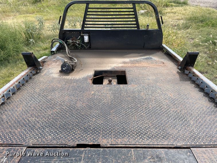 image for item DN5198 DewEze 482  hydraulic bale bed