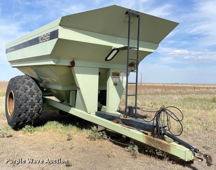 image for item DN5200 Orthman 1096 grain cart
