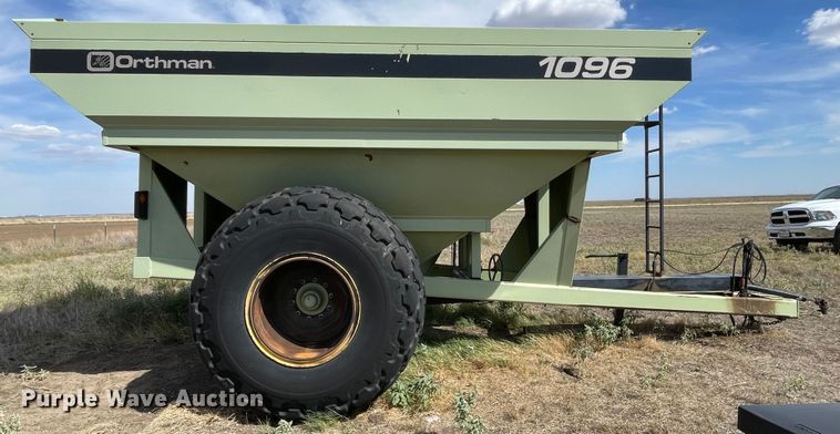 image for item DN5200 Orthman 1096 grain cart