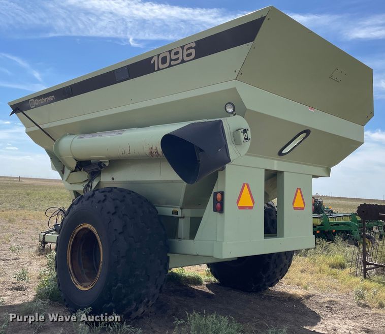 image for item DN5200 Orthman 1096 grain cart
