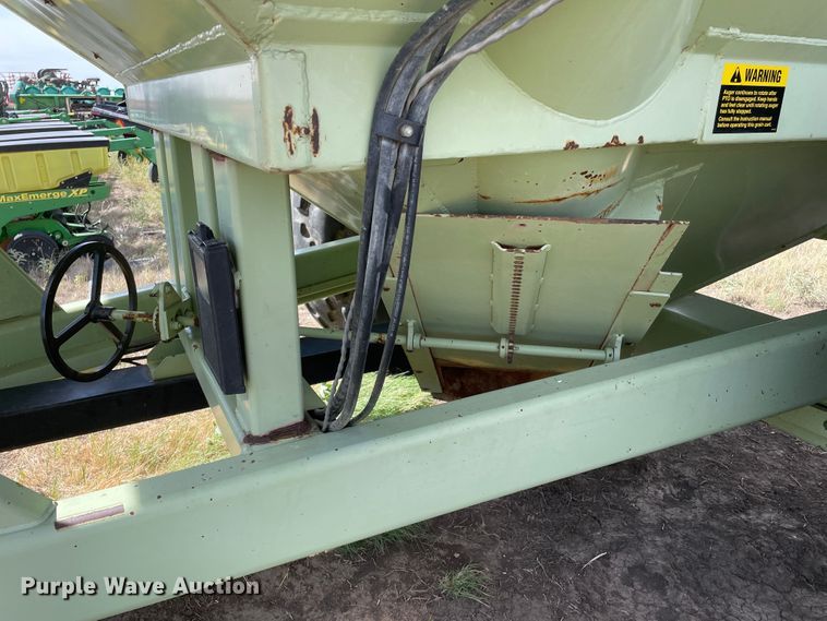 image for item DN5200 Orthman 1096 grain cart