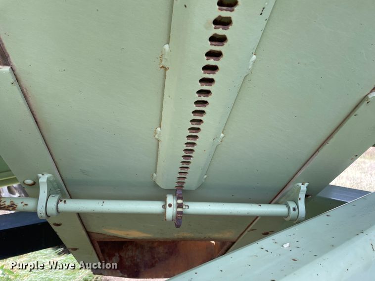 image for item DN5200 Orthman 1096 grain cart