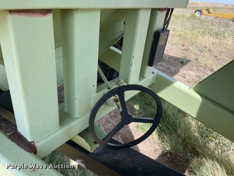 image for item DN5200 Orthman 1096 grain cart