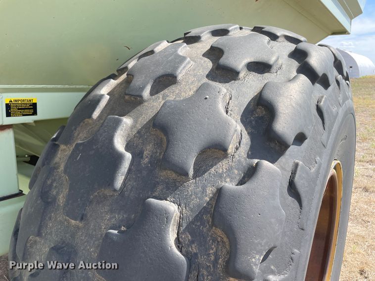 image for item DN5200 Orthman 1096 grain cart