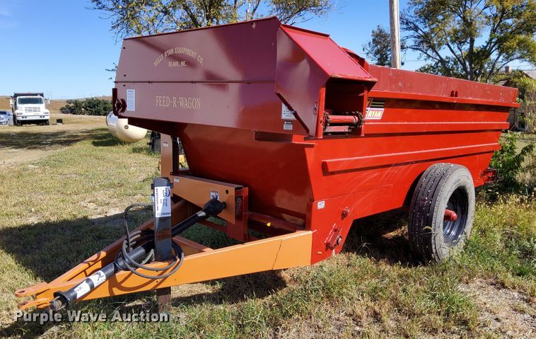 image for item DN6860 Kelly-Ryan Feed-R-Wagon 5X12-18 feed mixer