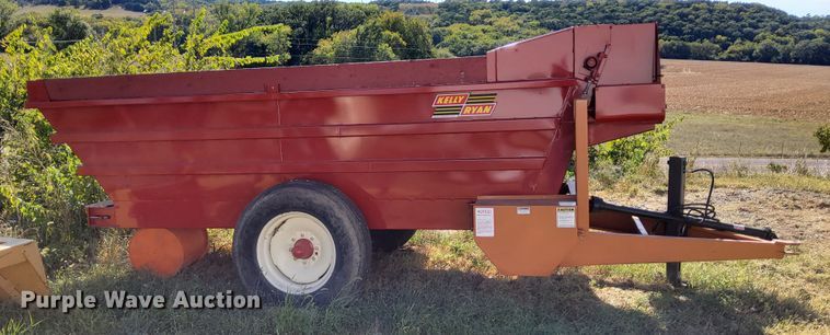 image for item DN6860 Kelly-Ryan Feed-R-Wagon 5X12-18 feed mixer