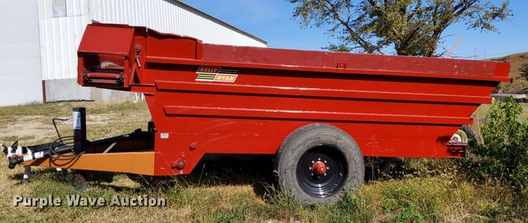 image for item DN6860 Kelly-Ryan Feed-R-Wagon 5X12-18 feed mixer