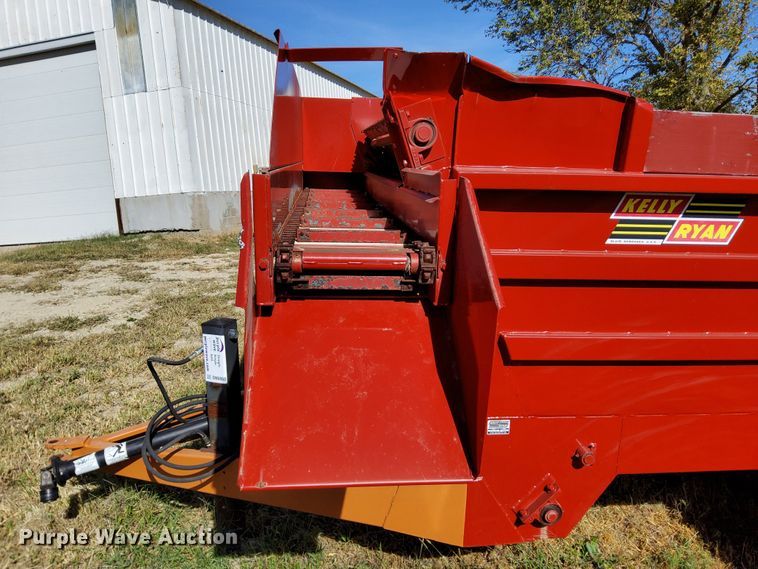 image for item DN6860 Kelly-Ryan Feed-R-Wagon 5X12-18 feed mixer