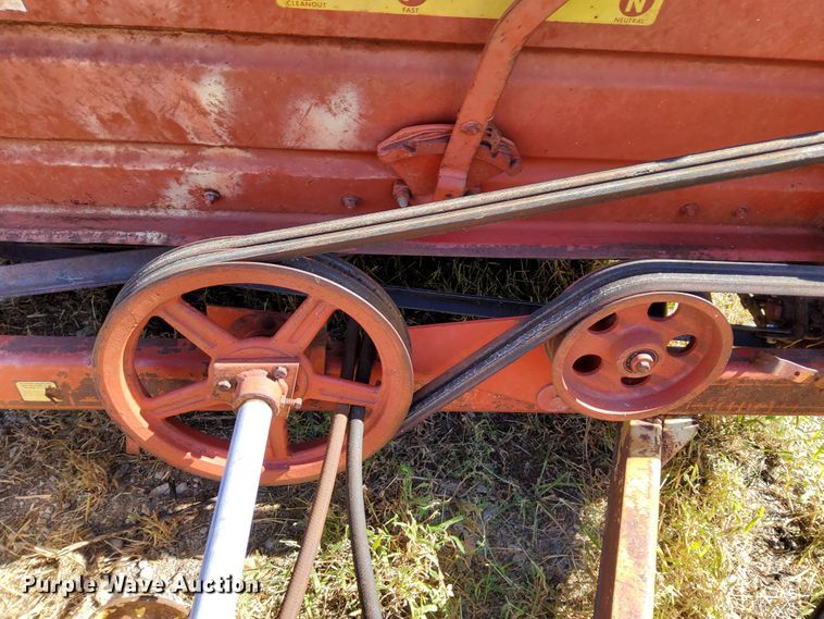 image for item DN6861 New Holland 790  manure spreader