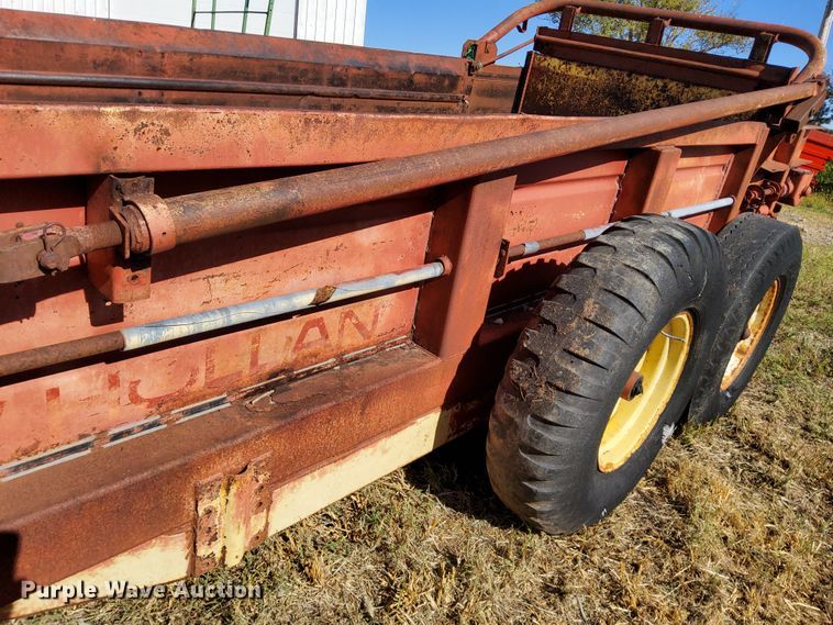 image for item DN6861 New Holland 790  manure spreader