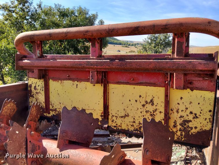 image for item DN6861 New Holland 790  manure spreader