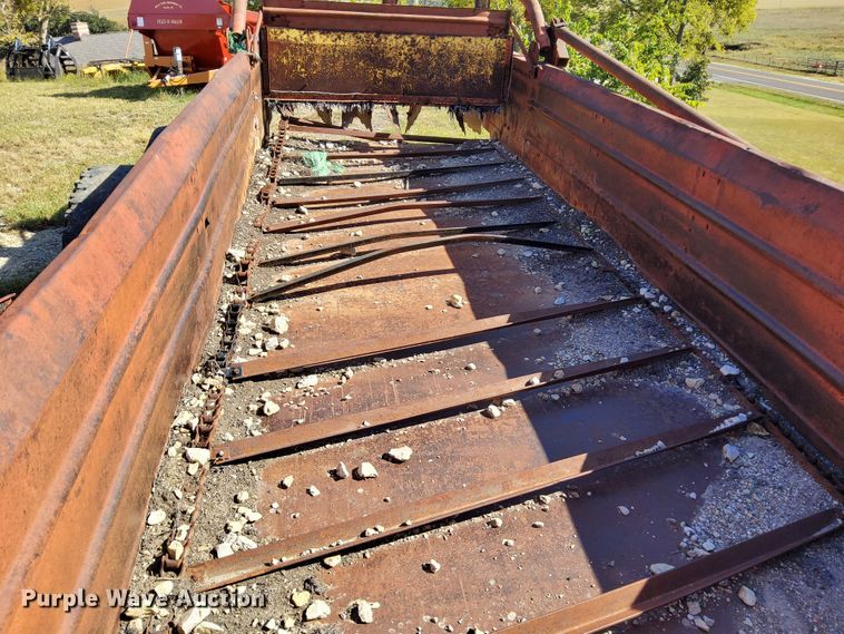 image for item DN6861 New Holland 790  manure spreader