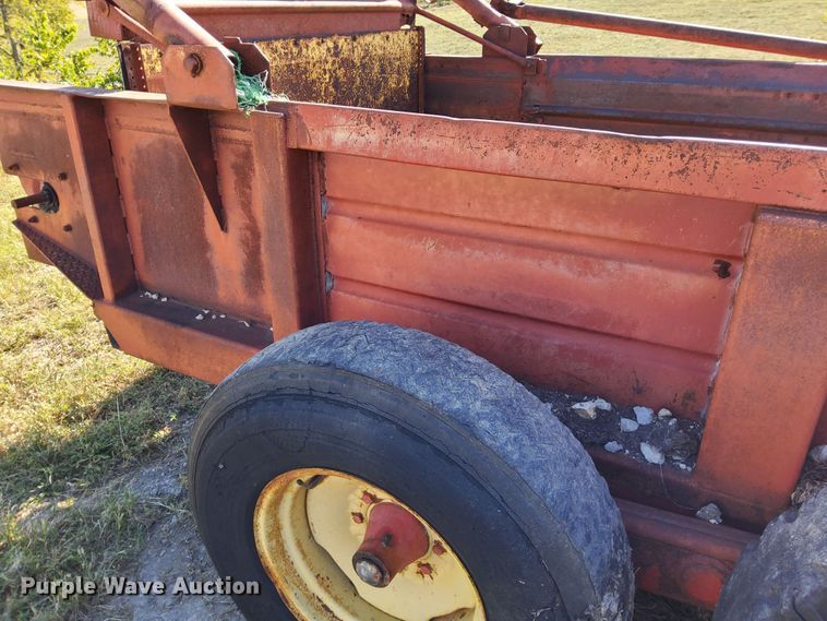 image for item DN6861 New Holland 790  manure spreader