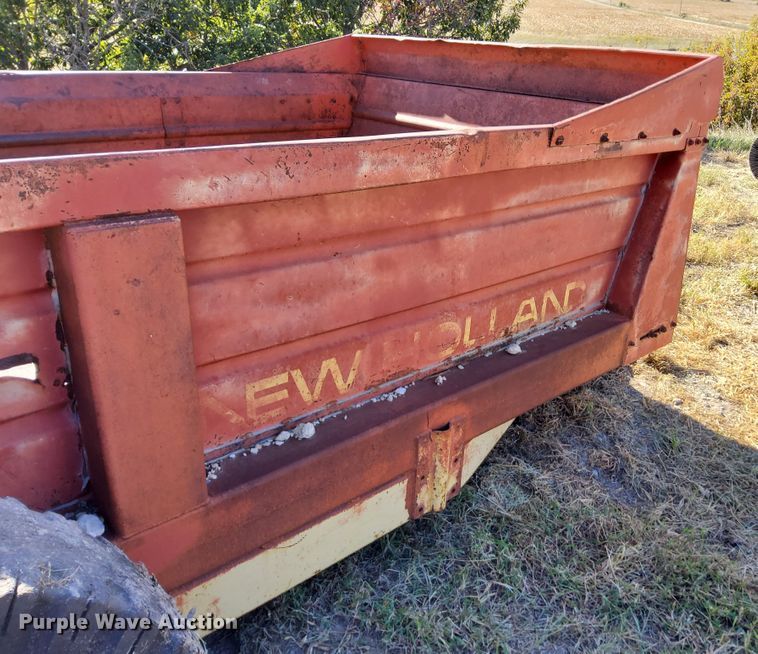 image for item DN6861 New Holland 790  manure spreader