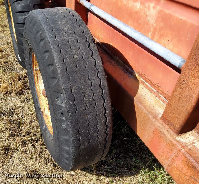 image for item DN6861 New Holland 790  manure spreader