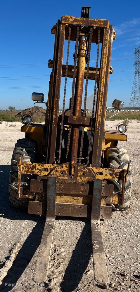 image for item DO8710 Massey Ferguson MF4500  forklift