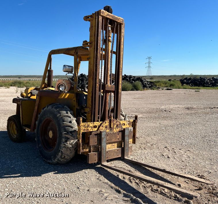 image for item DO8710 Massey Ferguson MF4500  forklift