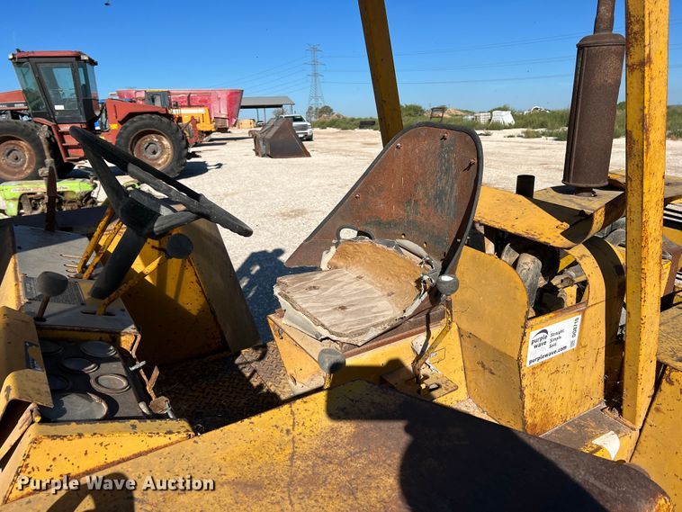 image for item DO8710 Massey Ferguson MF4500  forklift