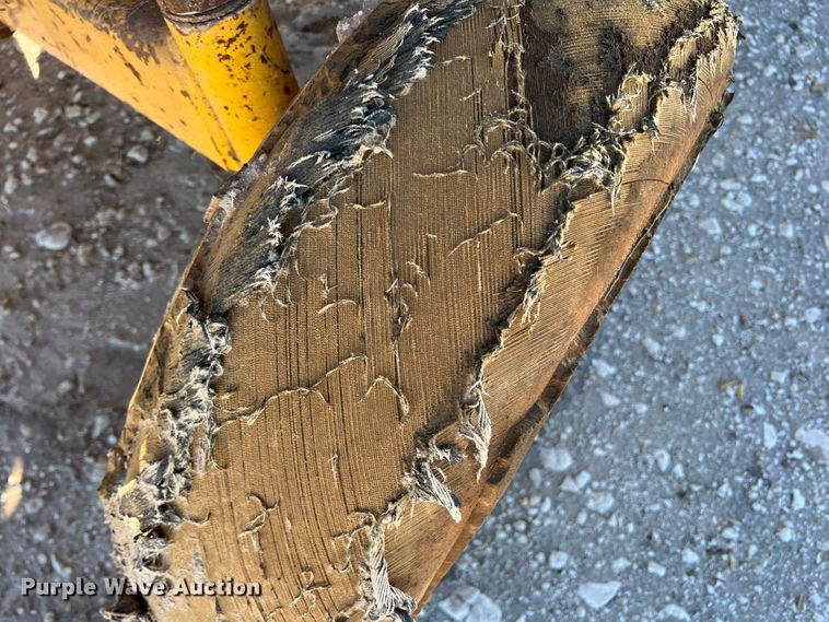 image for item DO8710 Massey Ferguson MF4500  forklift