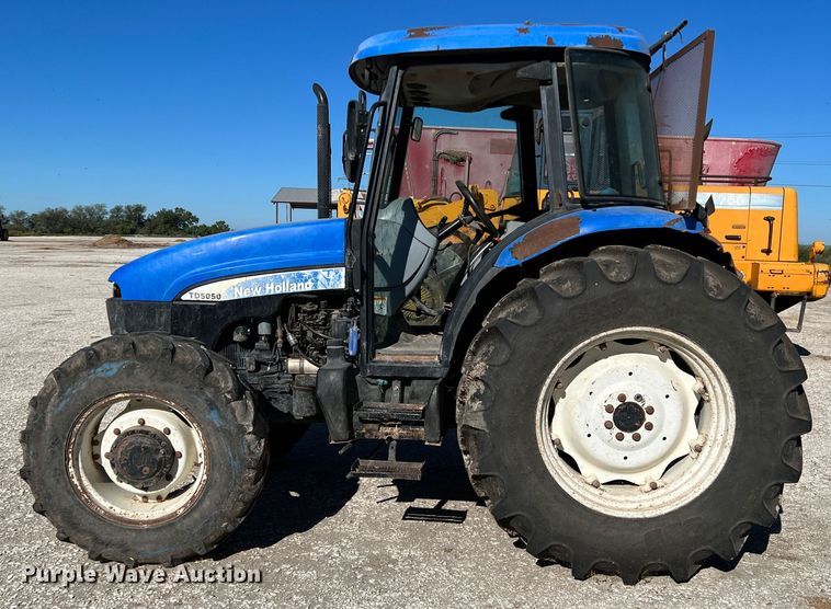 image for item DO8714 2008 New Holland TD5050  MFWD tractor