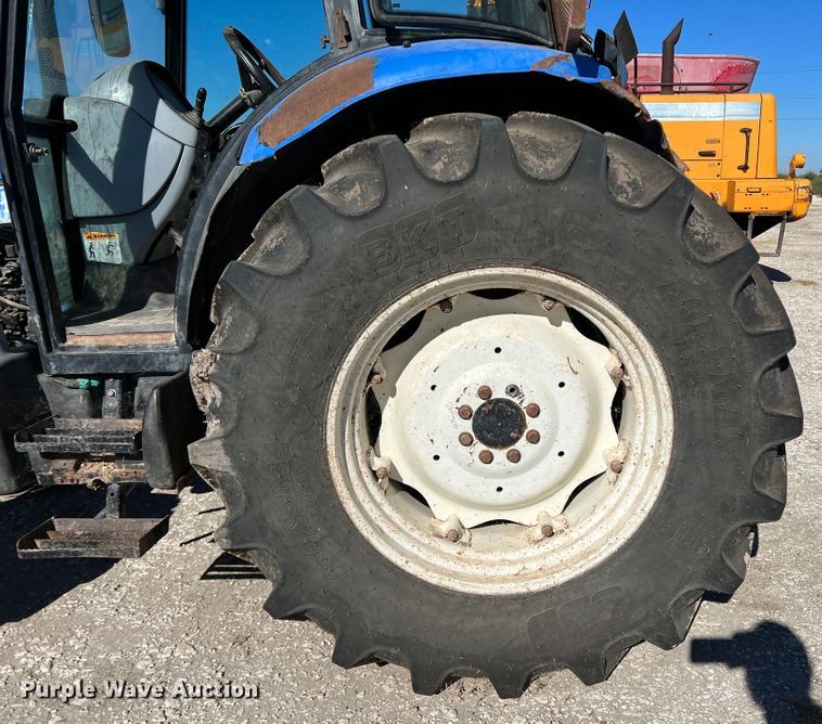image for item DO8714 2008 New Holland TD5050  MFWD tractor