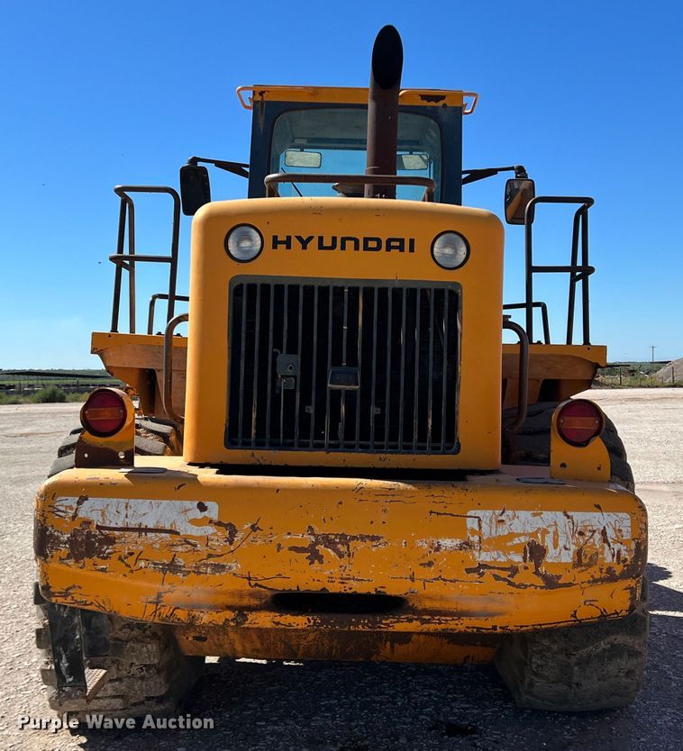 image for item DO8715 1997 Hyundai HL-760  wheel loader