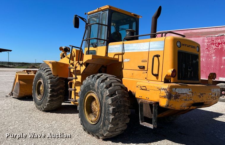 image for item DO8715 1997 Hyundai HL-760  wheel loader