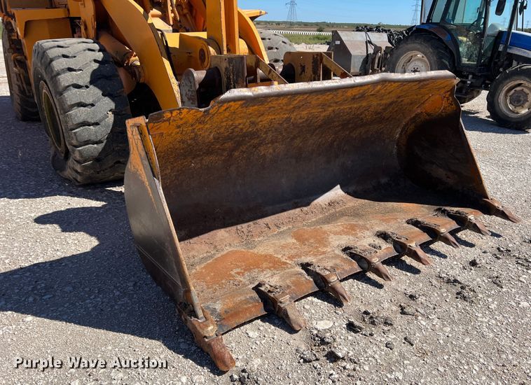 image for item DO8715 1997 Hyundai HL-760  wheel loader