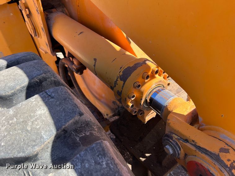 image for item DO8715 1997 Hyundai HL-760  wheel loader