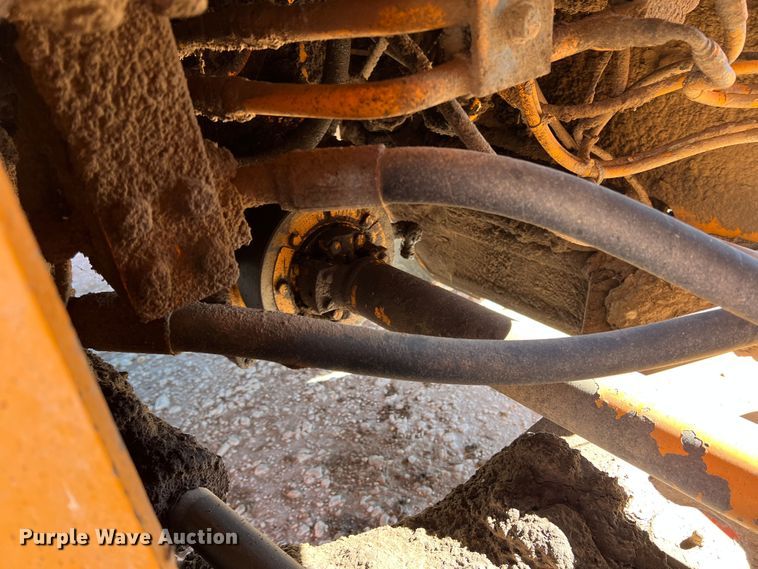 image for item DO8715 1997 Hyundai HL-760  wheel loader