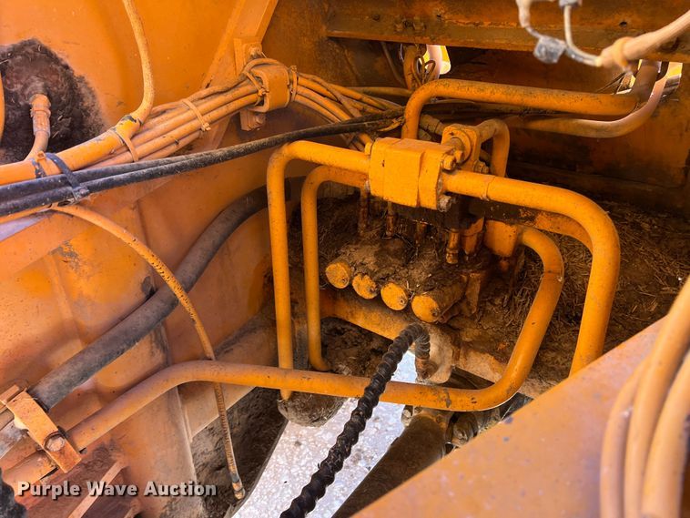 image for item DO8715 1997 Hyundai HL-760  wheel loader