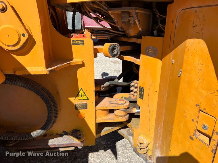 image for item DO8715 1997 Hyundai HL-760  wheel loader