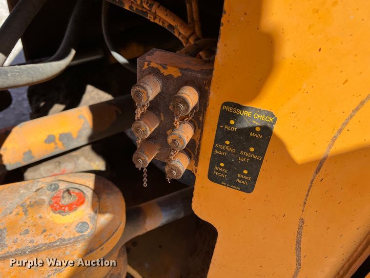 image for item DO8715 1997 Hyundai HL-760  wheel loader