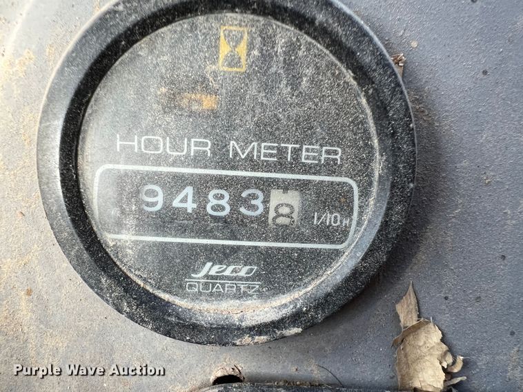 image for item DO8715 1997 Hyundai HL-760  wheel loader