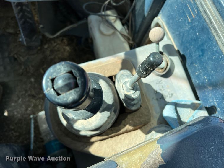 image for item DO8715 1997 Hyundai HL-760  wheel loader