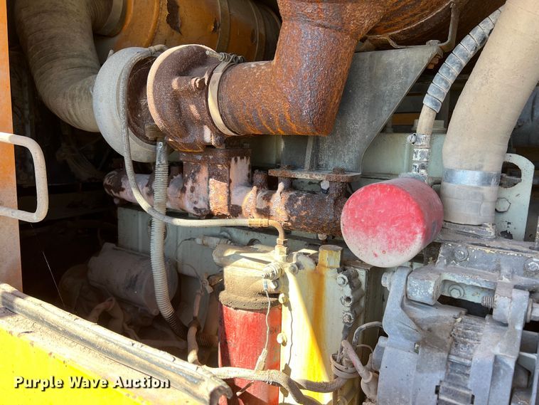 image for item DO8715 1997 Hyundai HL-760  wheel loader