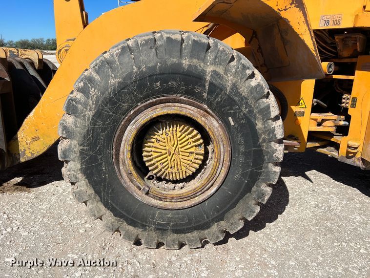 image for item DO8715 1997 Hyundai HL-760  wheel loader