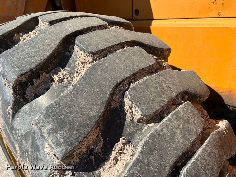 image for item DO8715 1997 Hyundai HL-760  wheel loader