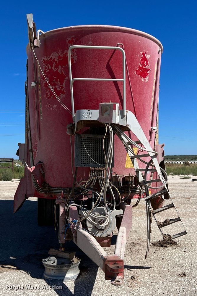 image for item DO8716 2013 Peecon WME400  bale processor