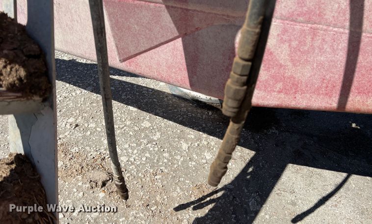 image for item DO8716 2013 Peecon WME400  bale processor