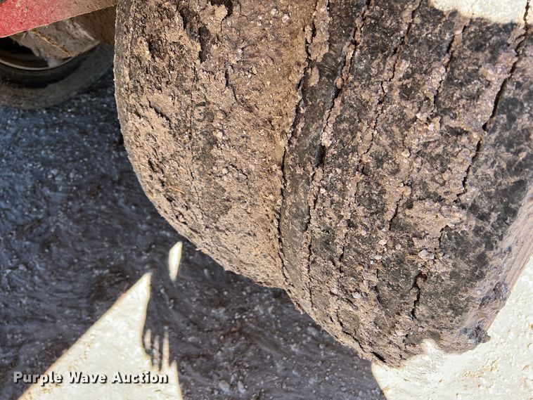 image for item DO8716 2013 Peecon WME400  bale processor