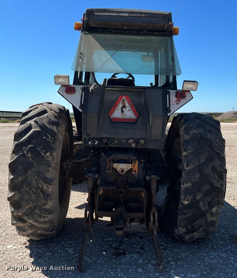 image for item DO8717 Case IH 3594  MFWD tractor