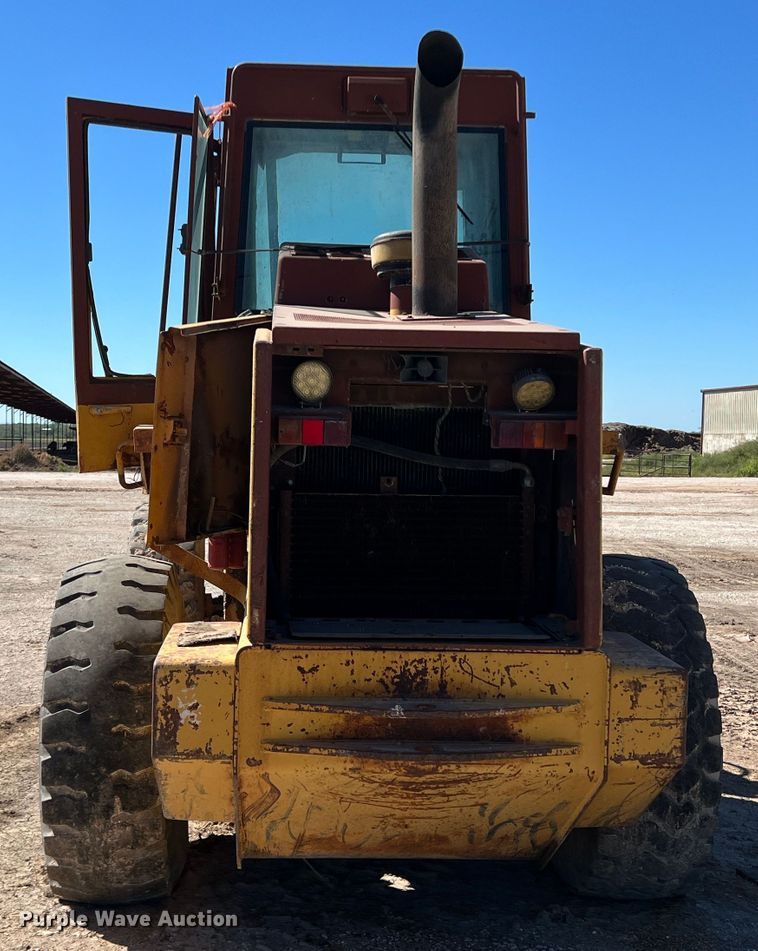 image for item DO8718 1991 Case 621ZF  wheel loader